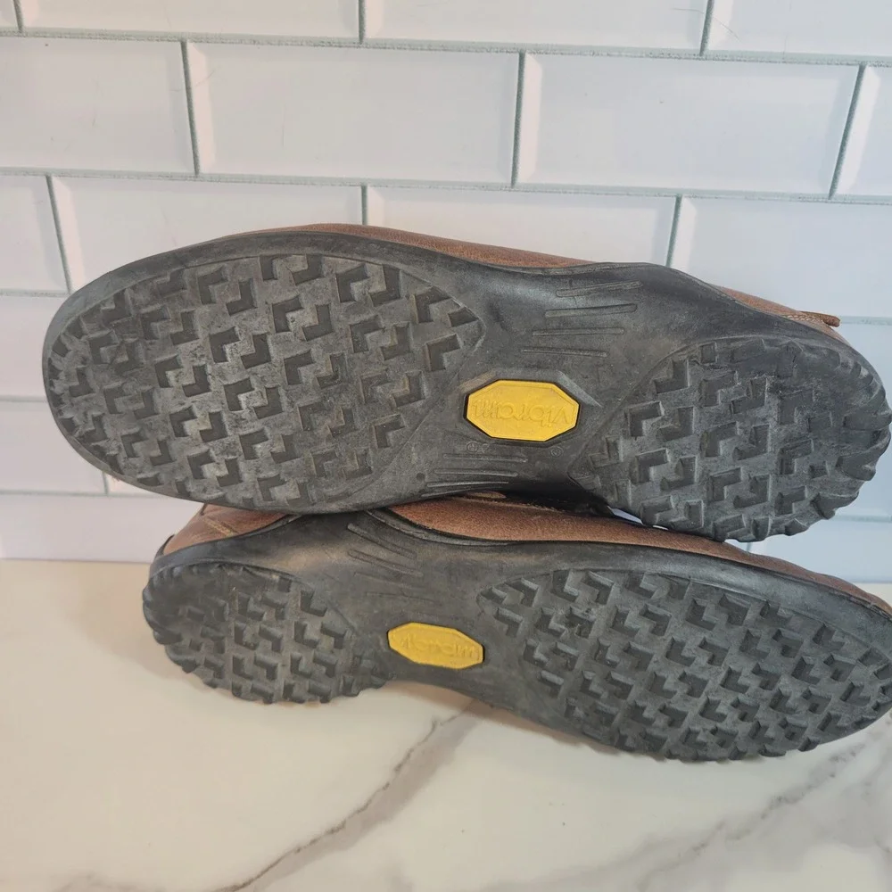 Martin Dingman Mens Brown Leather Boat Shoes Vibram Sole 9.5 M Chukka Brazil
